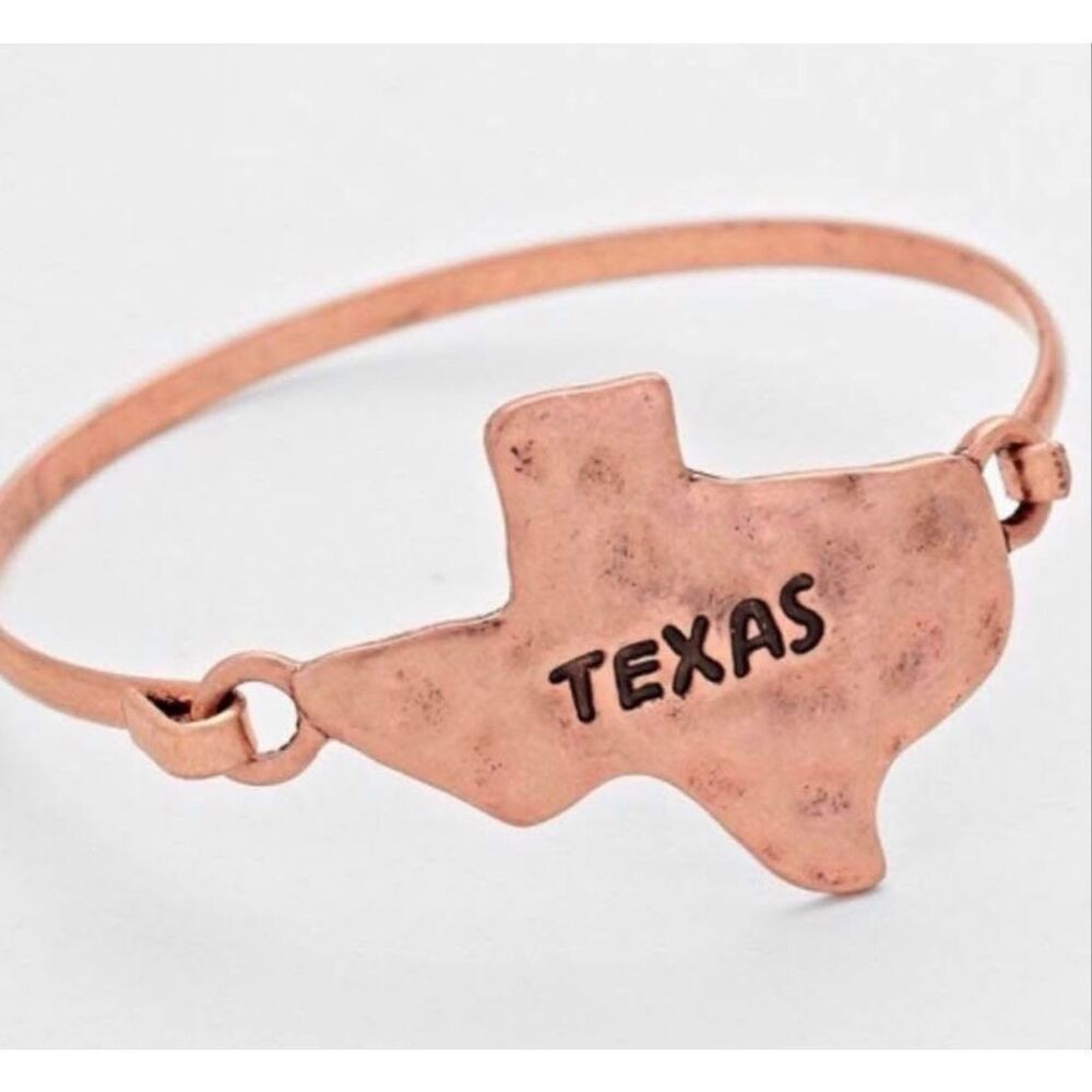New Womens Boutique Antiqued Bronze Hammered Texas State Hook Bracelet